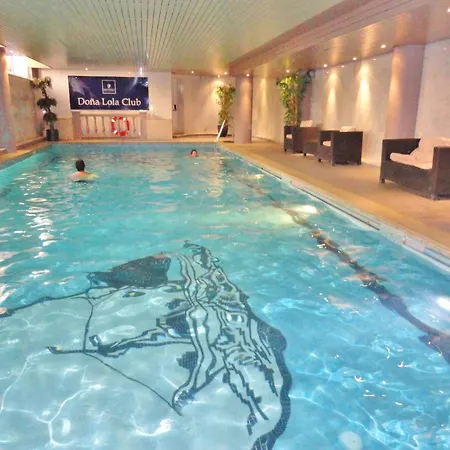 2 Bedroom Floor With Open Sea Views Cs197