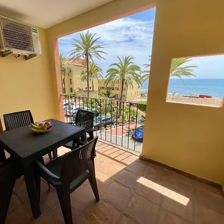 2 Bedroom Floor With Open Sea Views Cs197